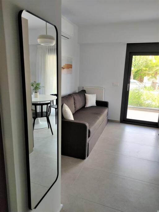 Apartment Brand New Next To The Beach, Peaceful Square, Garden View Rethymno