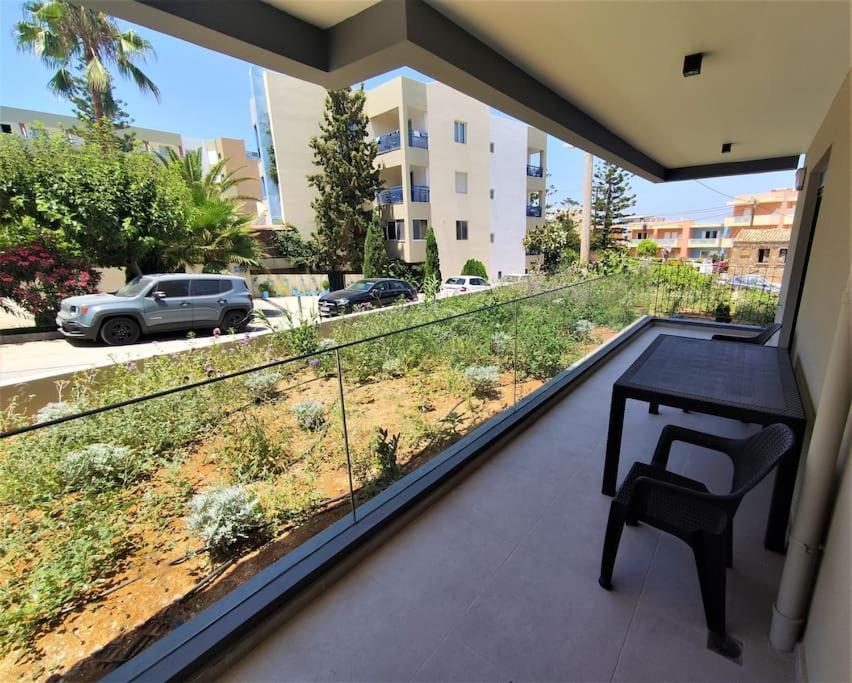 Apartment Brand New Next To The Beach, Peaceful Square, Garden View