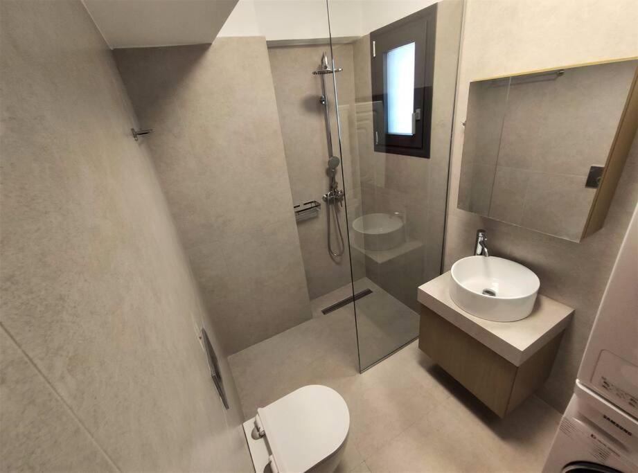 Brand New Next To The Beach, Peaceful Square, Garden View Apartamento Rétino